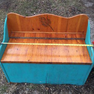 wood seat box with wood lid with a engraved leaf